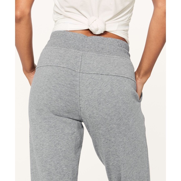 Lululemon High Rise Jogger Gray Metallic size 2 - Picture 2 of 4